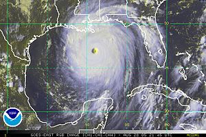 300px-NOAA-Hurricane-Katrina-Aug28-05-2145UTC